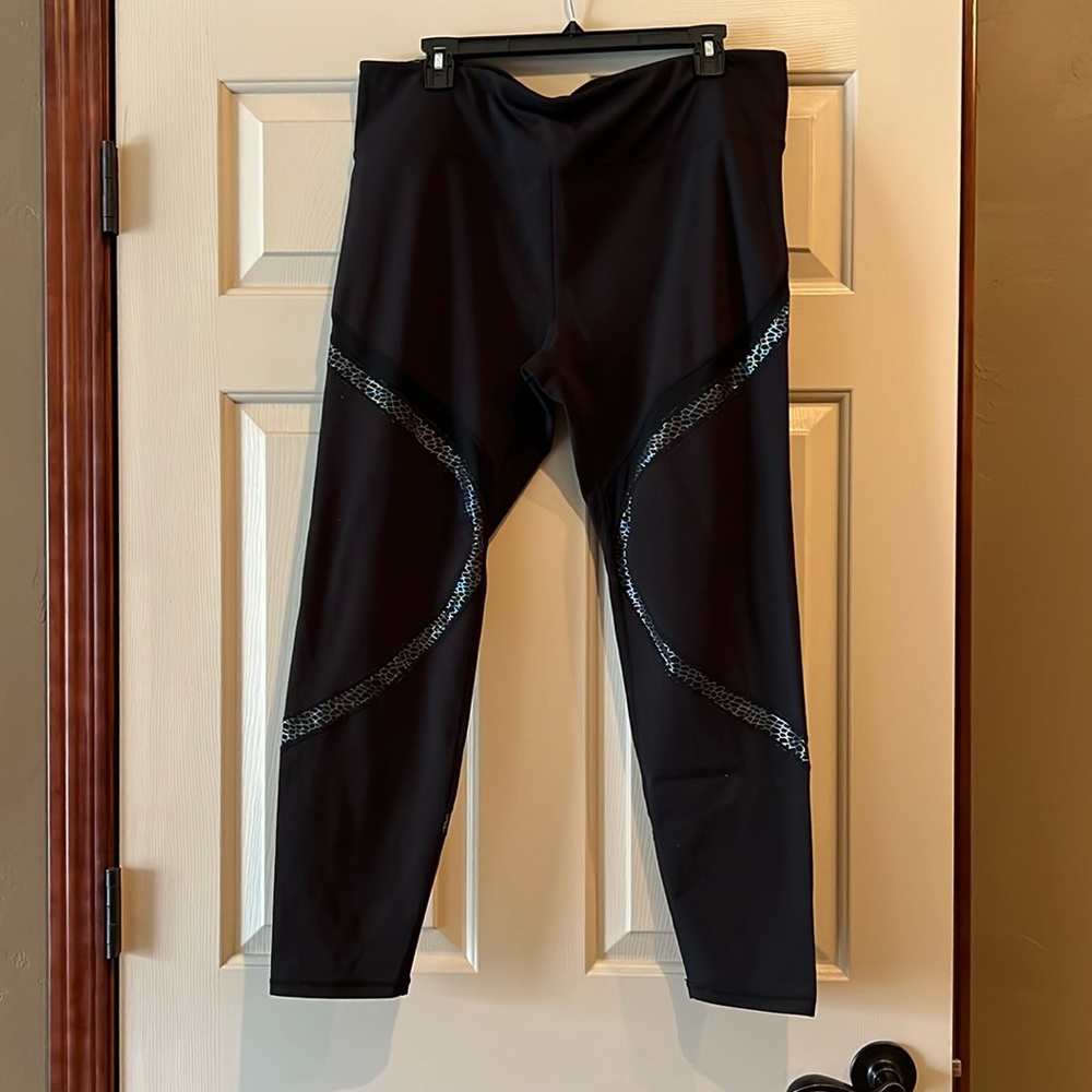 Zyia snakeskin print leggings size 20